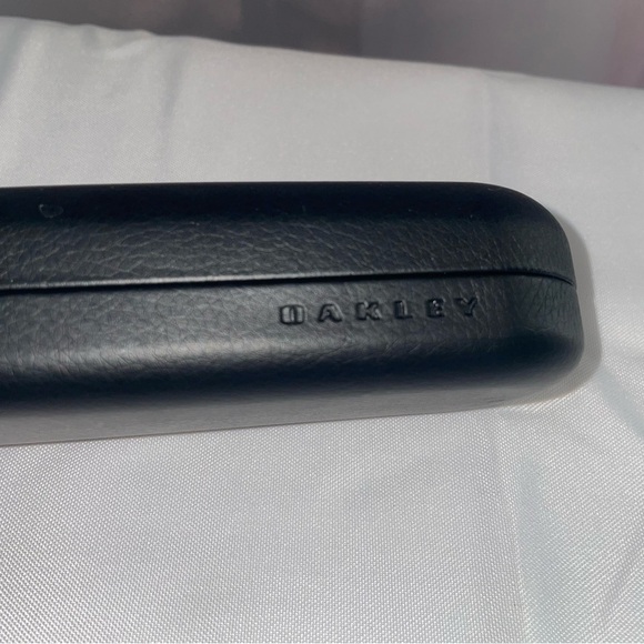 OAKLEY BLACK SMALL AUTHENTIC CLAMSHELL EYEGLASSES HARD CASE - Picture 3 of 7
